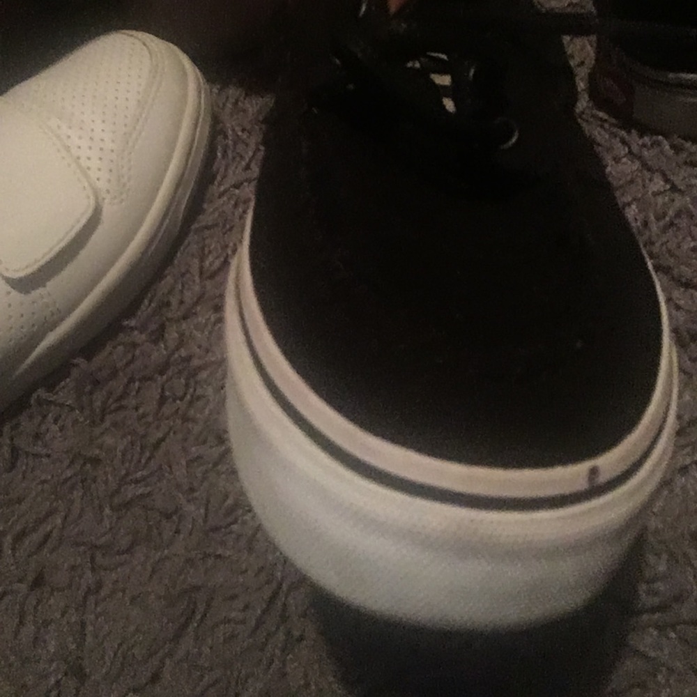 Vans - Picture 2 of 4